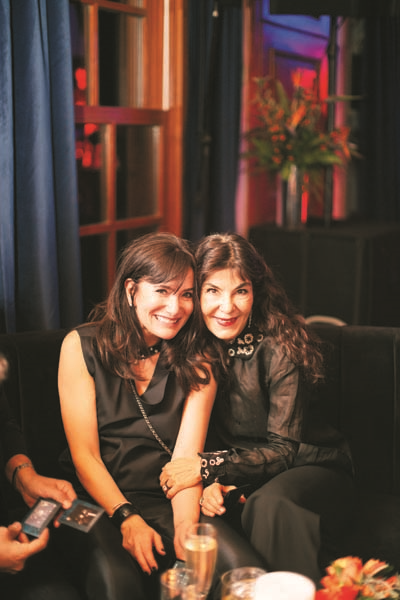 LACİVERT BİR GECEDE  YENİ YILA MÜZİKLİ KARŞILAMA