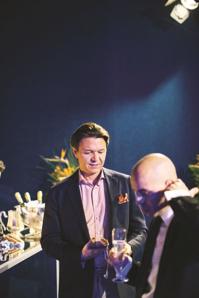 LACİVERT BİR GECEDE  YENİ YILA MÜZİKLİ KARŞILAMA