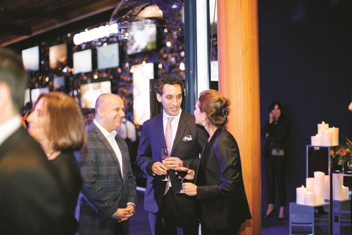 LACİVERT BİR GECEDE  YENİ YILA MÜZİKLİ KARŞILAMA