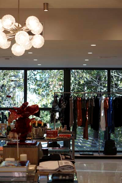 BU MAĞAZALAR FARKLI