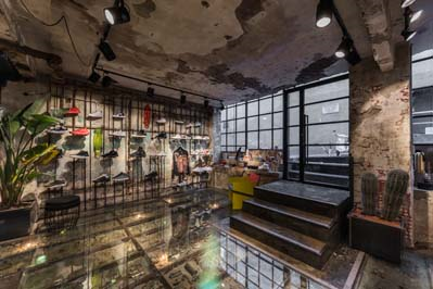 BU MAĞAZALAR FARKLI