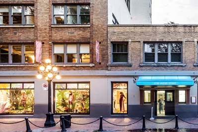 BU MAĞAZALAR FARKLI