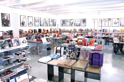 BU MAĞAZALAR FARKLI