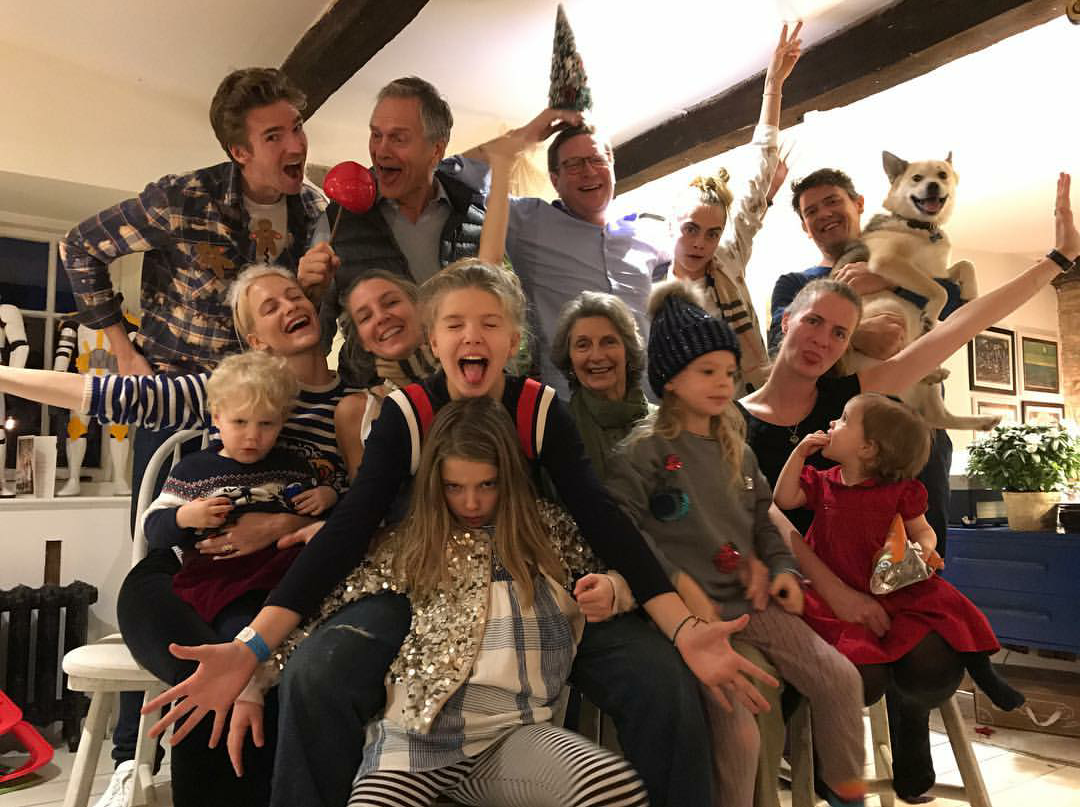 ÜNLÜLERİN YILBAŞI PAYLAŞIMLARI