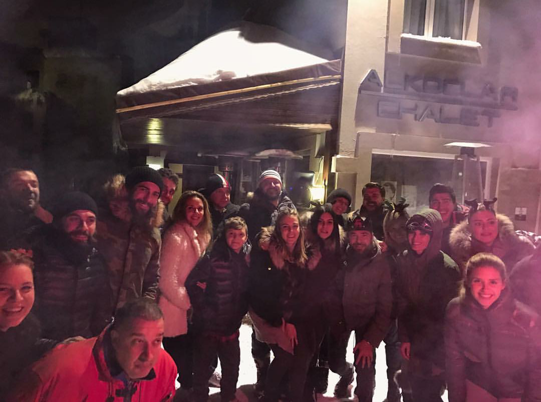 ÜNLÜLERİN YILBAŞI PAYLAŞIMLARI