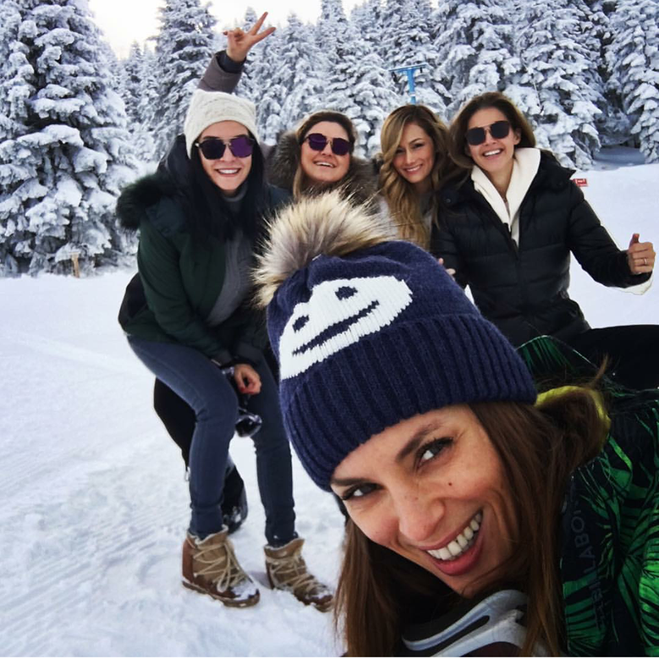 ÜNLÜLERİN YILBAŞI PAYLAŞIMLARI