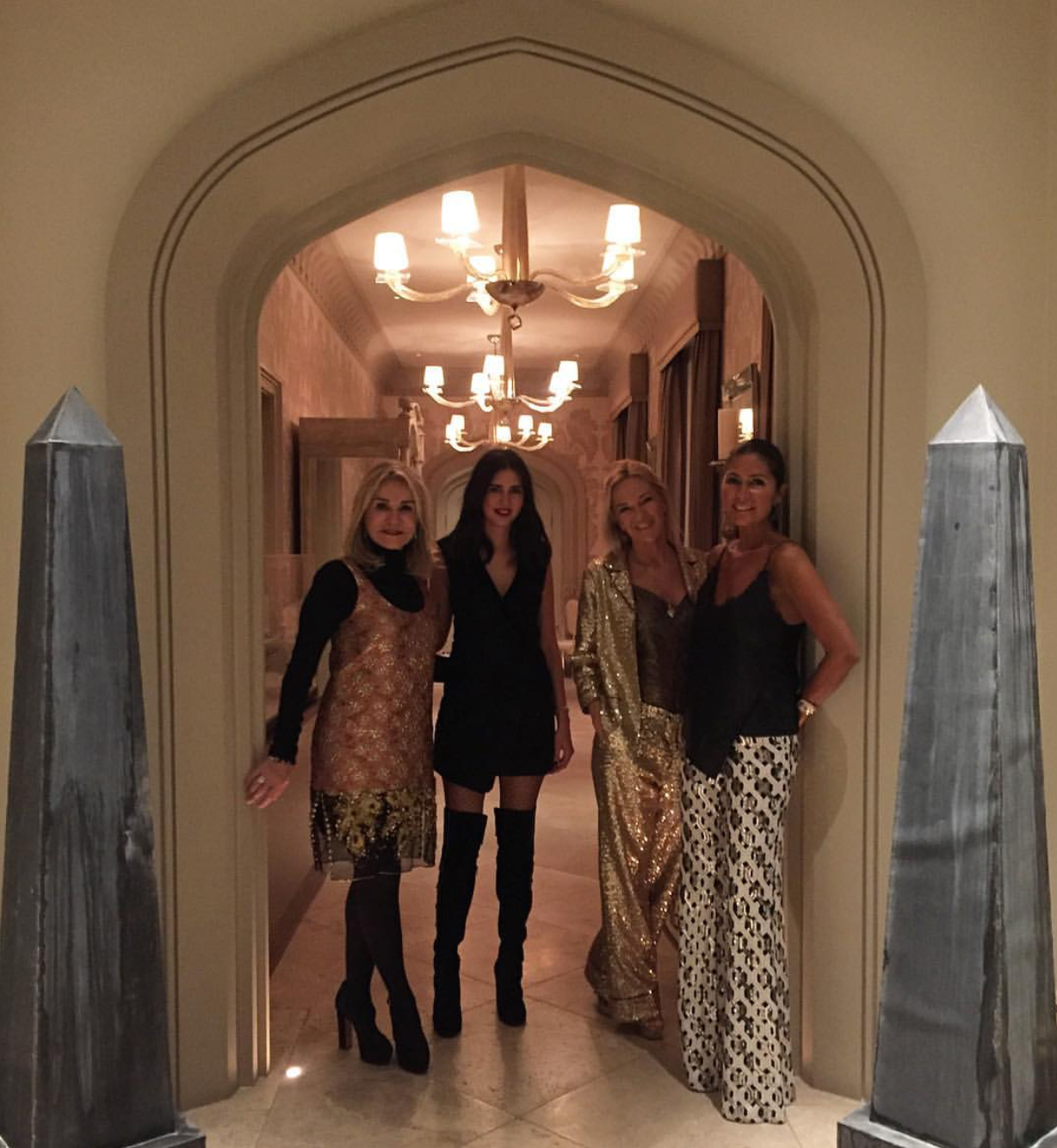 ÜNLÜLERİN YILBAŞI PAYLAŞIMLARI