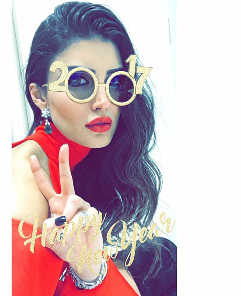 ÜNLÜLERİN YILBAŞI PAYLAŞIMLARI