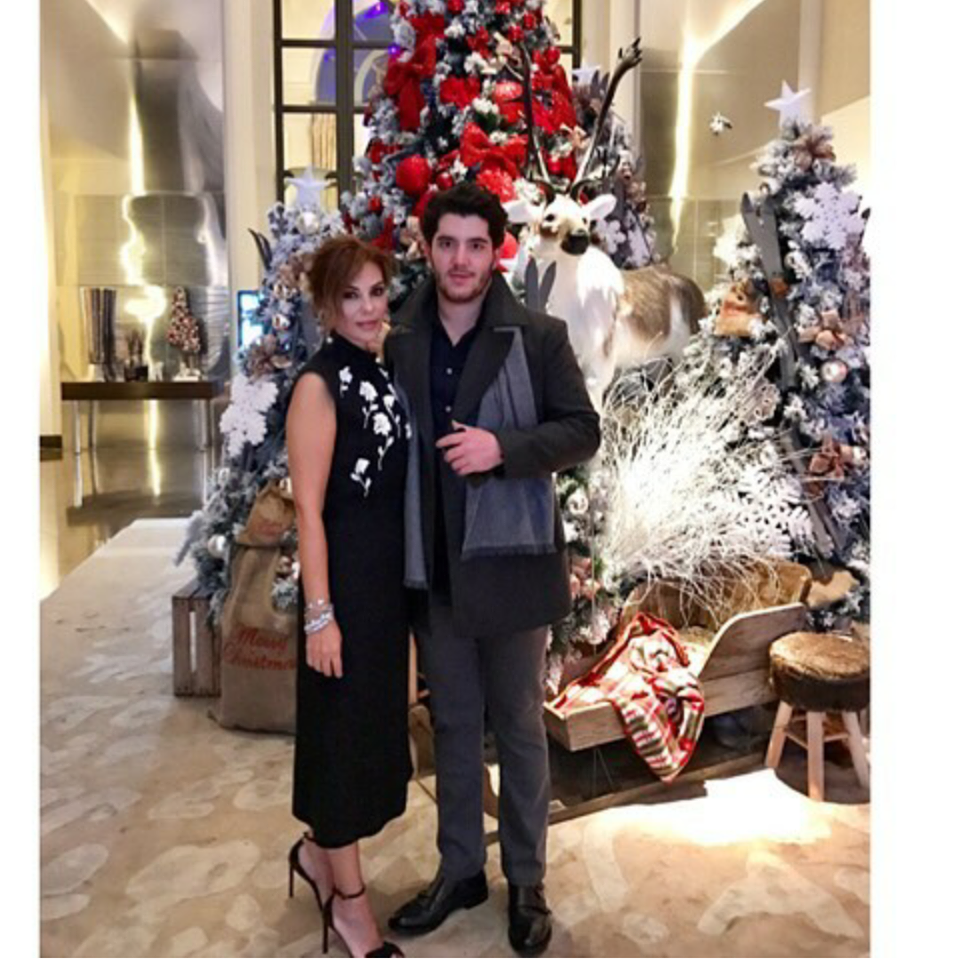 ÜNLÜLERİN YILBAŞI PAYLAŞIMLARI