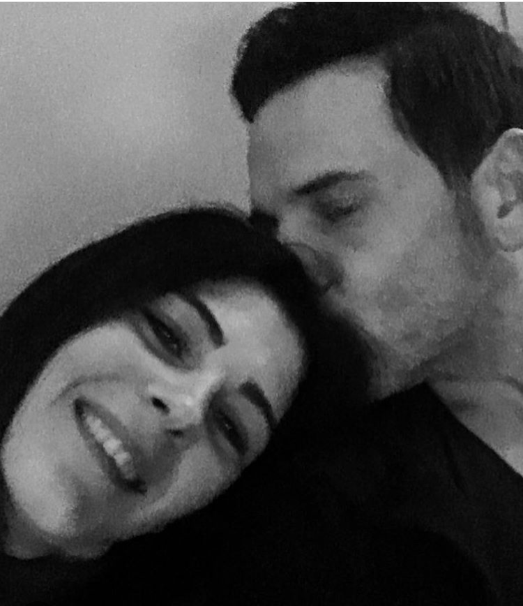 ÜNLÜLERİN YILBAŞI PAYLAŞIMLARI