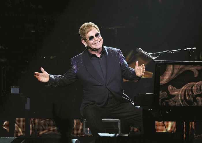 DÜNYA YENİ YILA BÖYLE GİRDİ