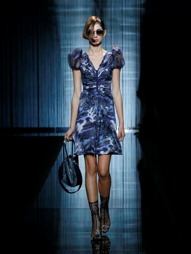 GIORGIO ARMANI 2017 İLKBAHAR/YAZ KADIN KOLEKSİYONU: CHARMANI