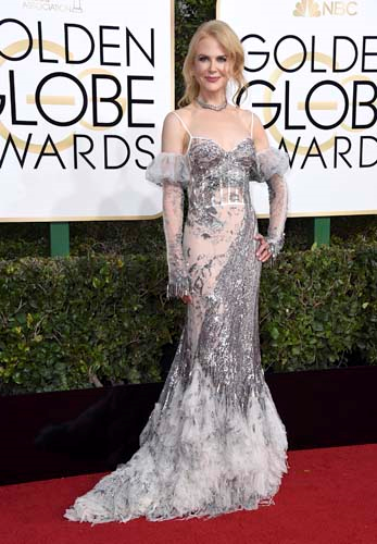 KIRMIZI HALININ EN ŞIK KADINLARI