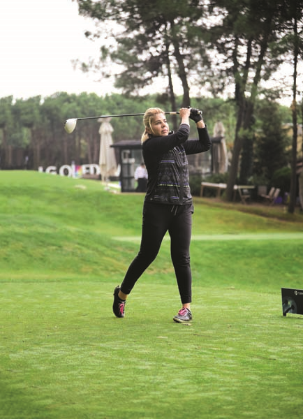 CEMİYET VE İŞ DÜNYASININ EN BAŞARILI KADIN GOLFÇÜLERİ