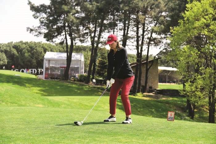 CEMİYET VE İŞ DÜNYASININ EN BAŞARILI KADIN GOLFÇÜLERİ