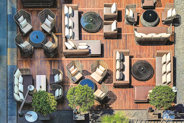 EMEL AYAYDIN LÜKSLERİNİ ALEME ANLATTI 