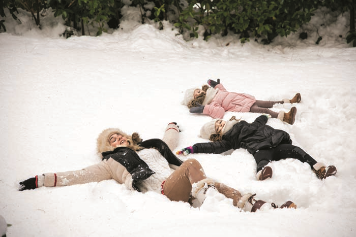 CEMİYETİN ÜNLÜ İSİMLERİNİN KAR KEYFİNE ORTAK OLDUK