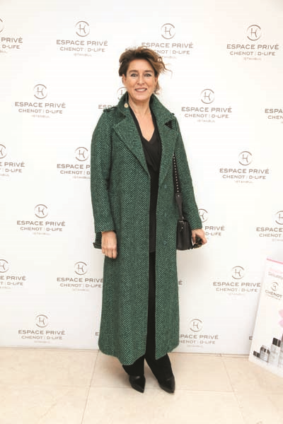 ALEM VE CHENOT D-LIFE EV SAHİPLİĞİNDE CEMİYETİN ÜNLÜ  İSİMLERİYLE ÖĞLE YEMEĞİNDE BULUŞTUK