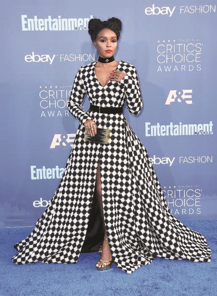 ŞARKICI VE OYUNCU JANELLE MONÁE MONOKROM AŞIĞI