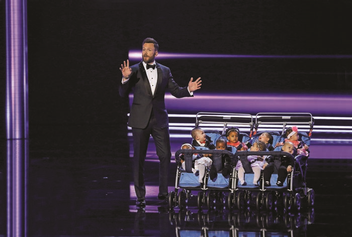 HALKIN FAVORİ YILDIZLARI  ÖDÜLLENDİRİLDİ