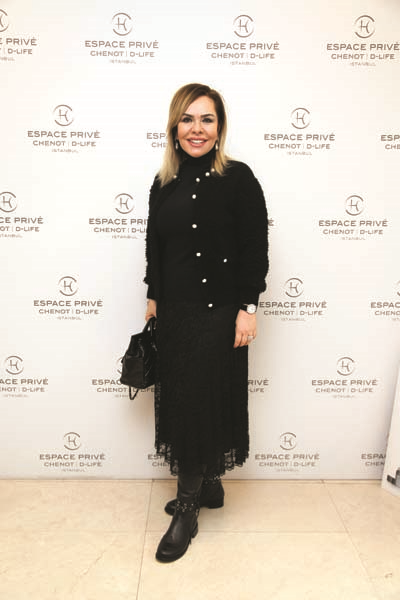 ALEM VE CHENOT D-LIFE EV SAHİPLİĞİNDE CEMİYETİN ÜNLÜ  İSİMLERİYLE ÖĞLE YEMEĞİNDE BULUŞTUK