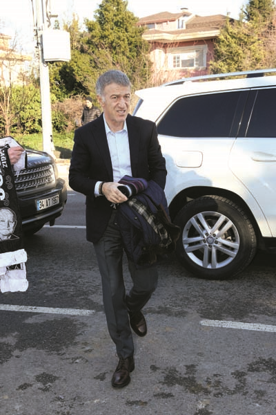 “MAVİ GÖZLÜ GÜLERYÜZLÜ PATRON”  SEVENLERİYLE ANILDI 