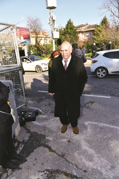 “MAVİ GÖZLÜ GÜLERYÜZLÜ PATRON”  SEVENLERİYLE ANILDI 