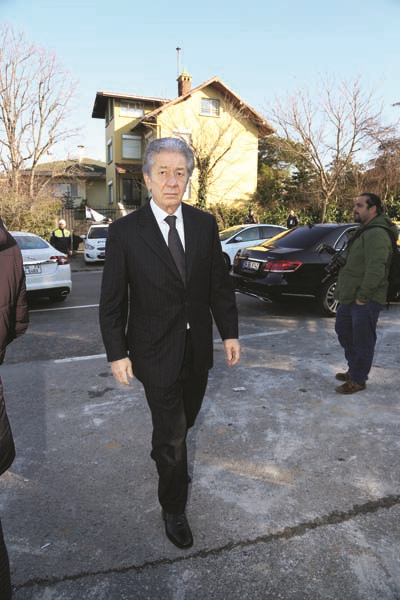 “MAVİ GÖZLÜ GÜLERYÜZLÜ PATRON”  SEVENLERİYLE ANILDI 