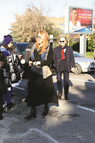 “MAVİ GÖZLÜ GÜLERYÜZLÜ PATRON”  SEVENLERİYLE ANILDI 