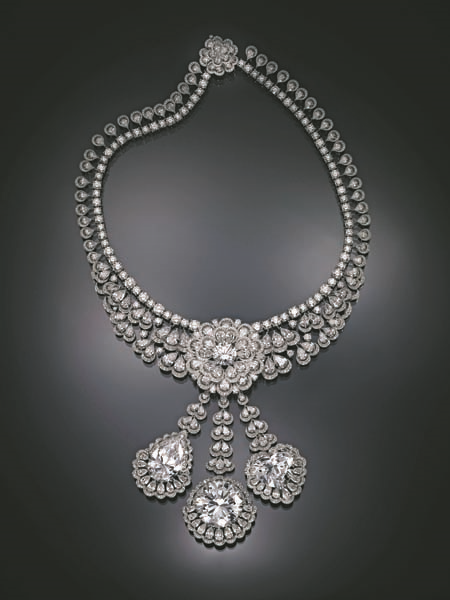 PARİSİN GÖBEĞİNDE GÖRKEMLİ DAVET 