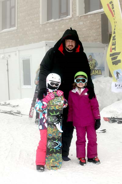 KAYAK YAPMAYI SEVİYORLAR