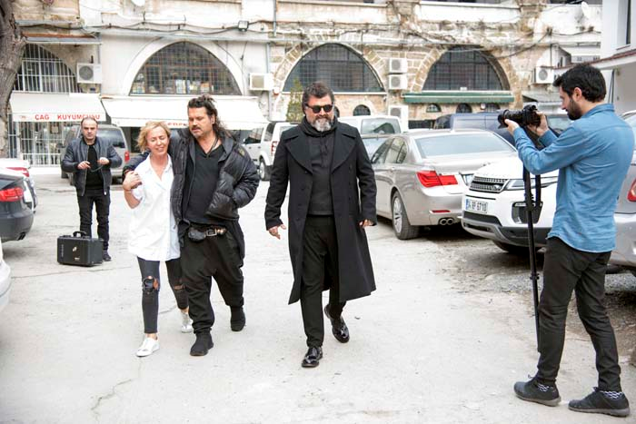 SEVAN BIÇAKÇININ ÇEKİMİNİN RENKLİ PERDE ARKASI