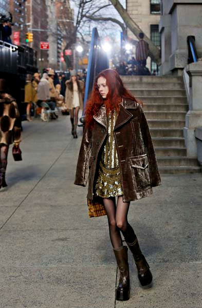 MARC JACOBSIN NEW YORKU