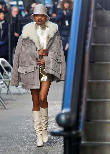 MARC JACOBSIN NEW YORKU