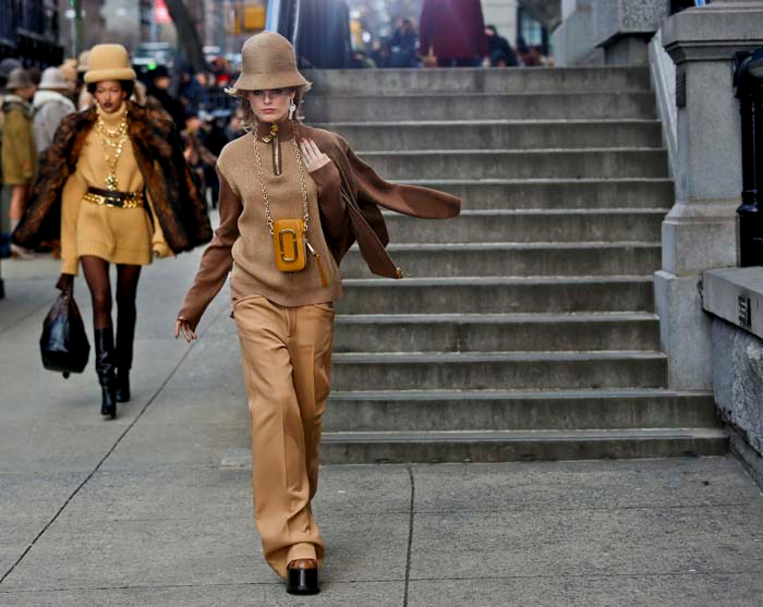 MARC JACOBSIN NEW YORKU