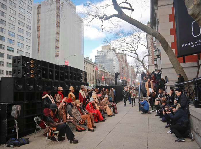 MARC JACOBSIN NEW YORKU