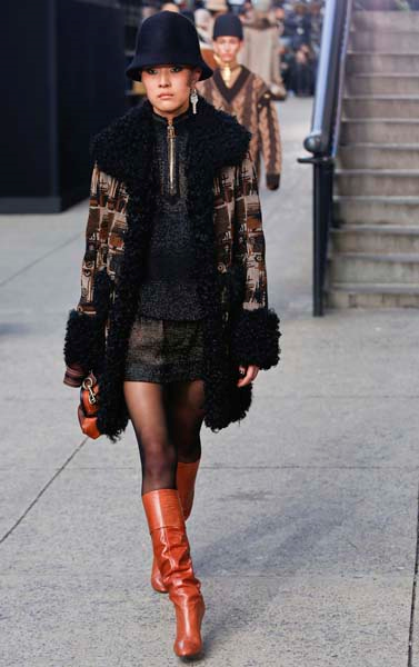 MARC JACOBSIN NEW YORKU