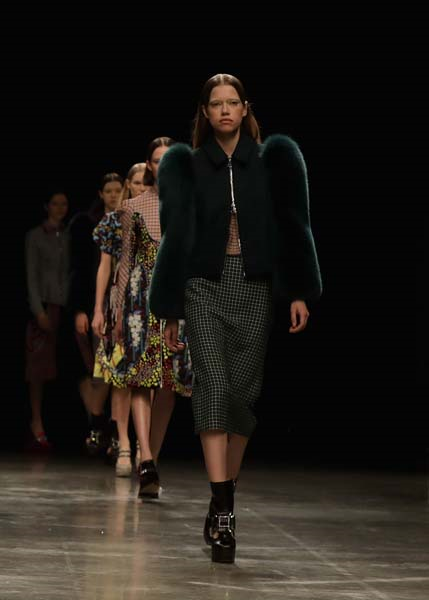 LONDRA MODA HAFTASININ GÖZE ÇARPANLARI