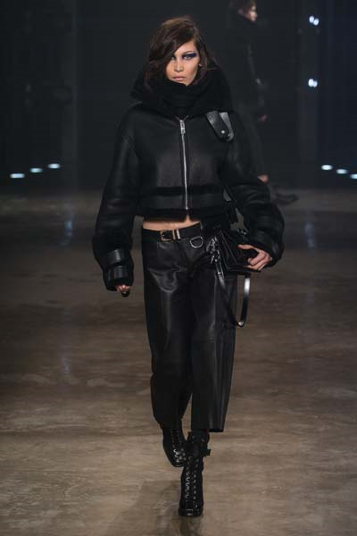 LONDRA MODA HAFTASININ GÖZE ÇARPANLARI