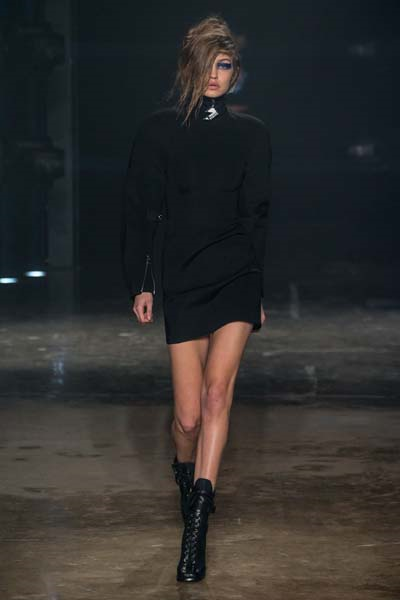 LONDRA MODA HAFTASININ GÖZE ÇARPANLARI