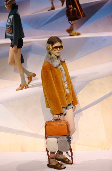 LONDRA MODA HAFTASININ GÖZE ÇARPANLARI