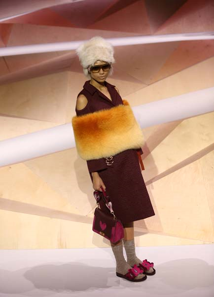 LONDRA MODA HAFTASININ GÖZE ÇARPANLARI