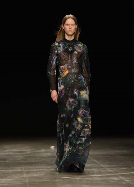 LONDRA MODA HAFTASININ GÖZE ÇARPANLARI