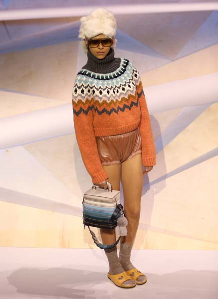 LONDRA MODA HAFTASININ GÖZE ÇARPANLARI