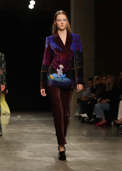 LONDRA MODA HAFTASININ GÖZE ÇARPANLARI