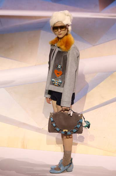 LONDRA MODA HAFTASININ GÖZE ÇARPANLARI