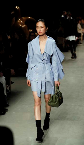 LONDRA MODA HAFTASINDA ÜNLÜLER GEÇİDİ