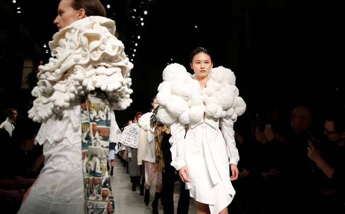 LONDRA MODA HAFTASINDA ÜNLÜLER GEÇİDİ