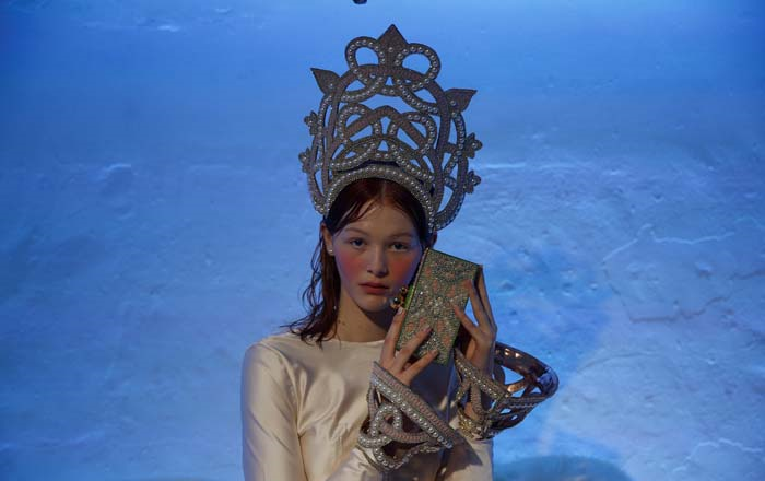 LONDRA MODA HAFTASINDA ÜNLÜLER GEÇİDİ