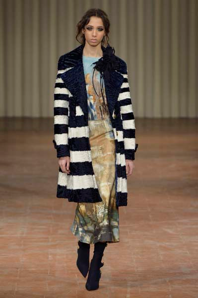 MİLANO MODA HAFTASININ ÖNE ÇIKANLARI